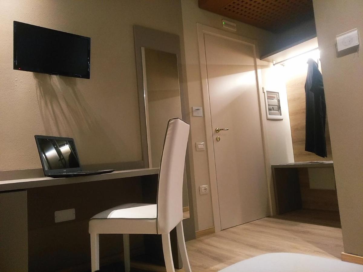 Standard Single Room Shower,1057731043:JPEG